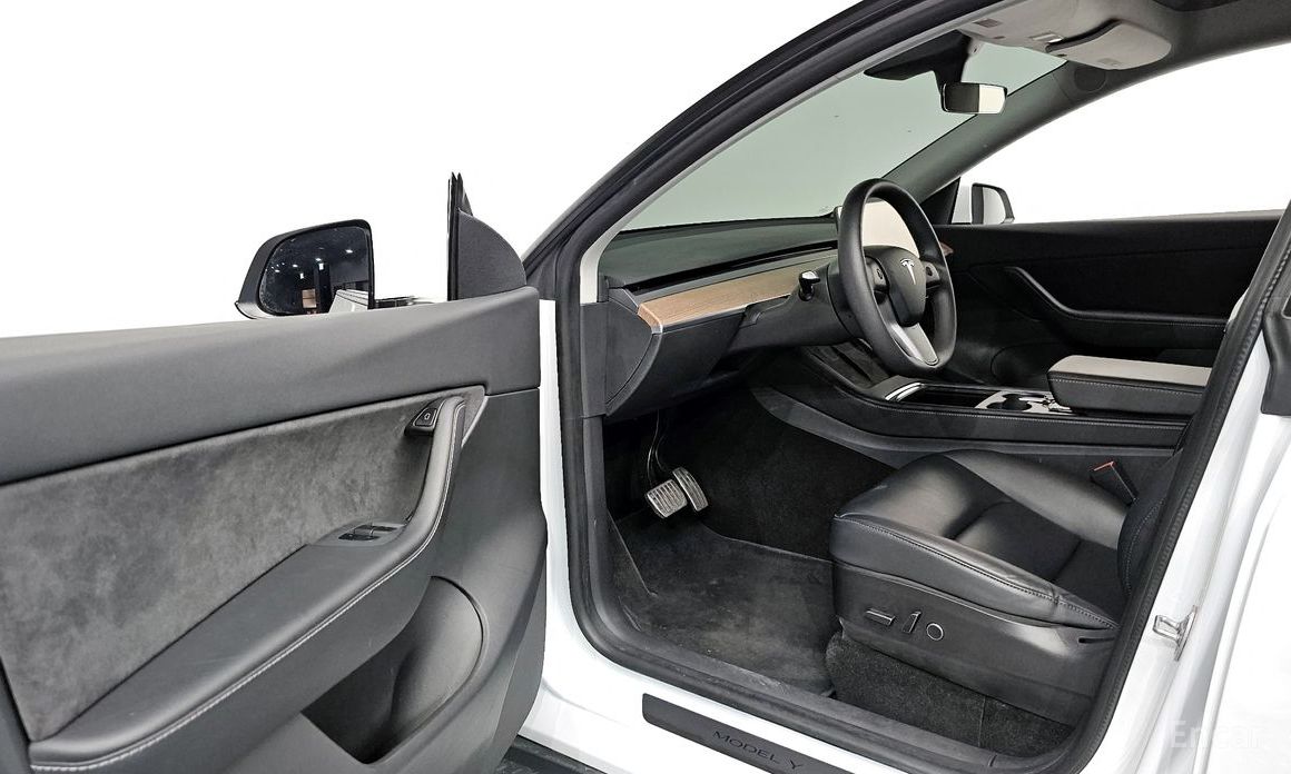 Tesla Model Y Standard Range №12