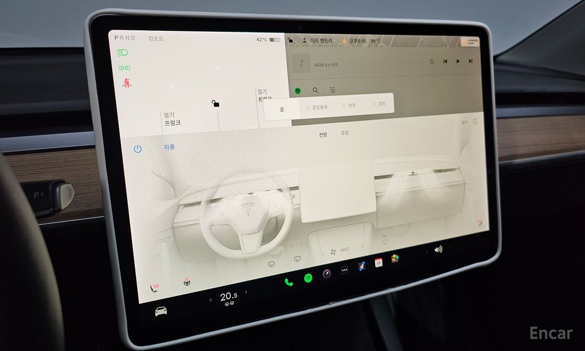 Tesla Model Y Standard Range №17