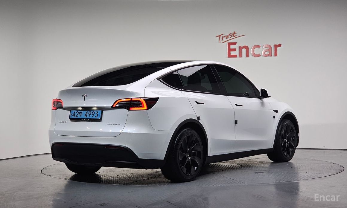 Tesla Model Y Standard Range №2