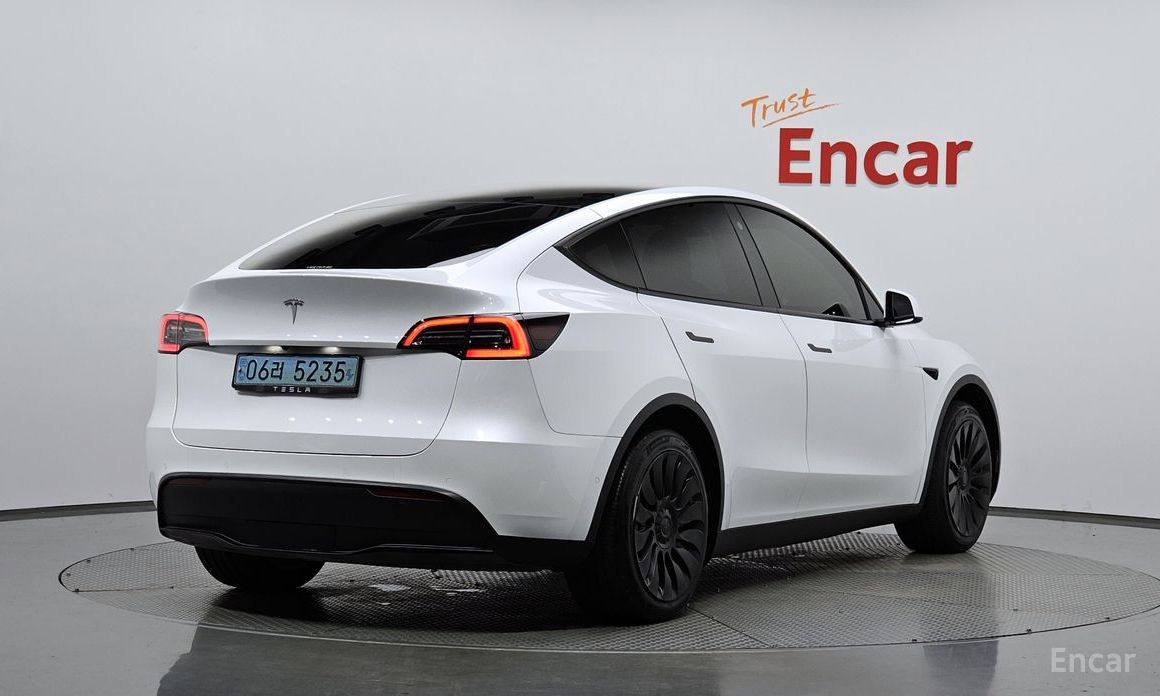Model Y Standard Range 3