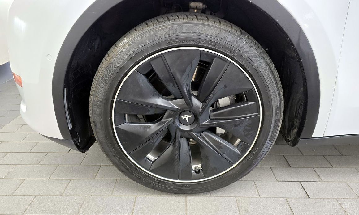 Tesla Model Y Standard Range №6