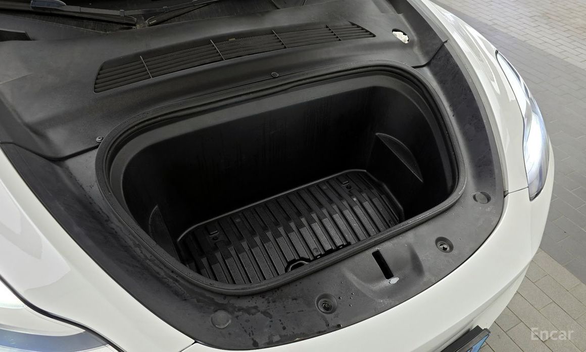 Tesla Model Y Standard Range №7