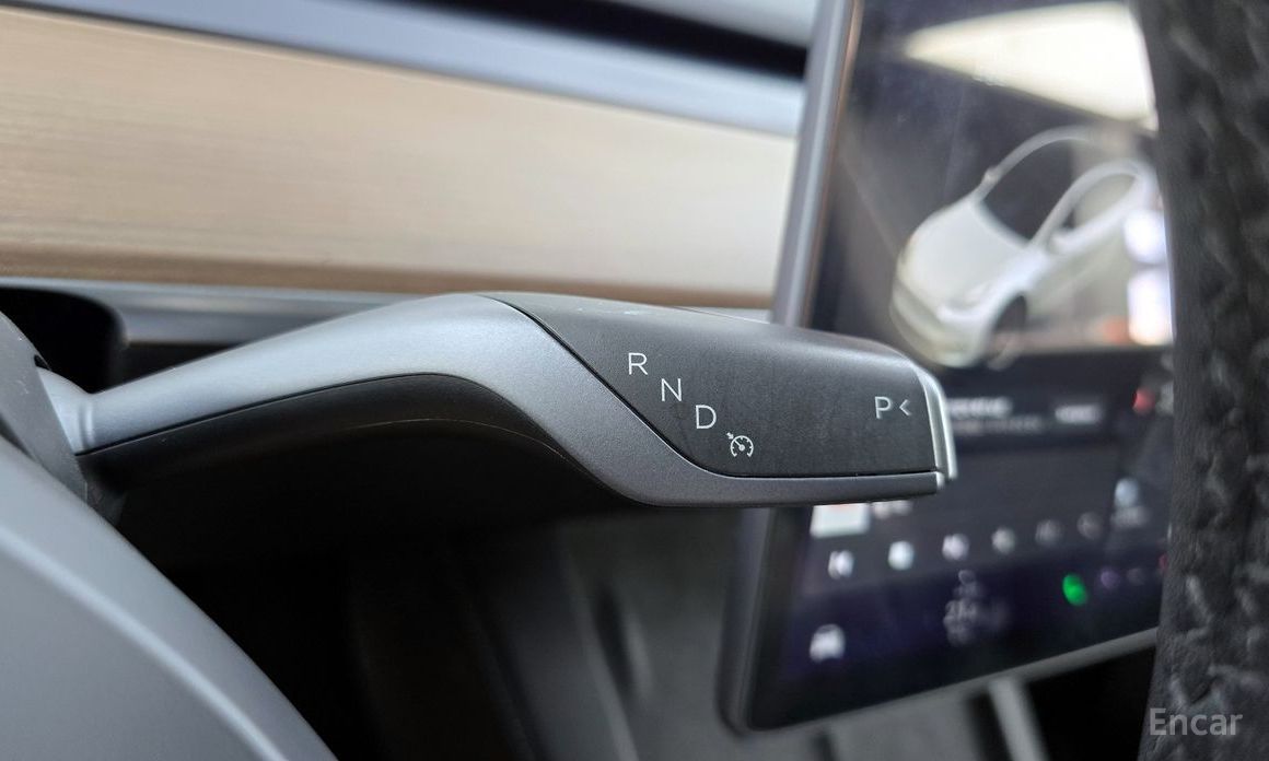 Tesla Model Y Standard Range №10