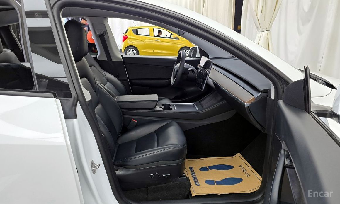 Tesla Model Y Standard Range №12