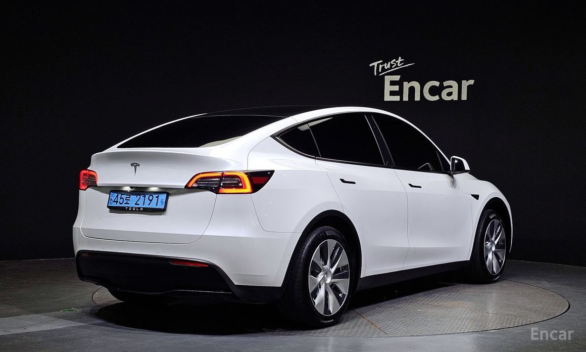 Tesla Model Y Standard Range №3
