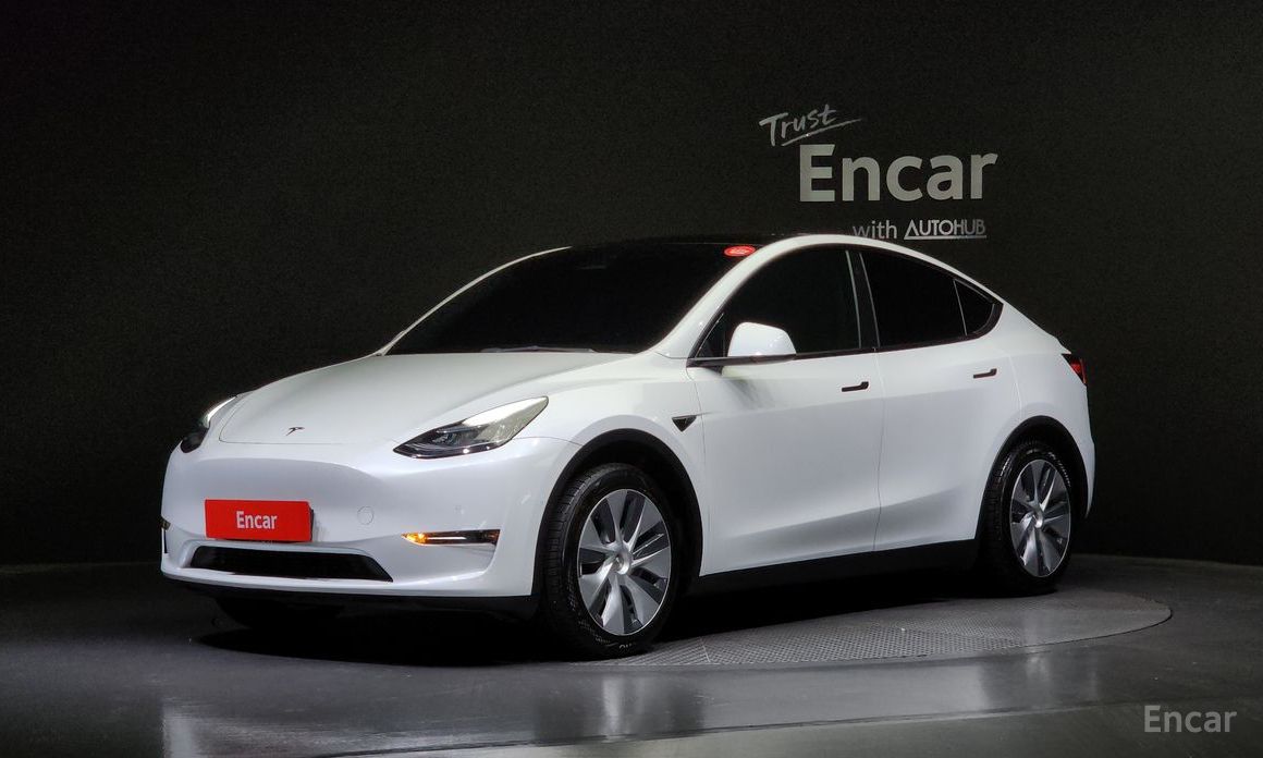Tesla Model Y Standard Range №2
