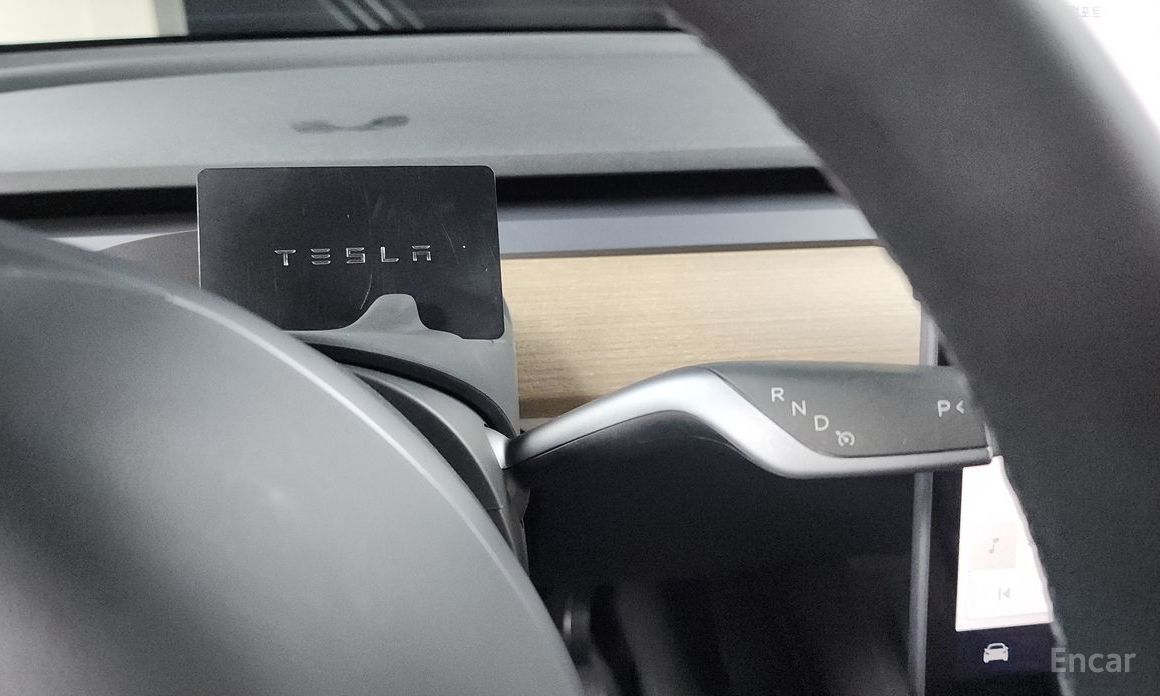 Tesla Model Y Standard Range №10