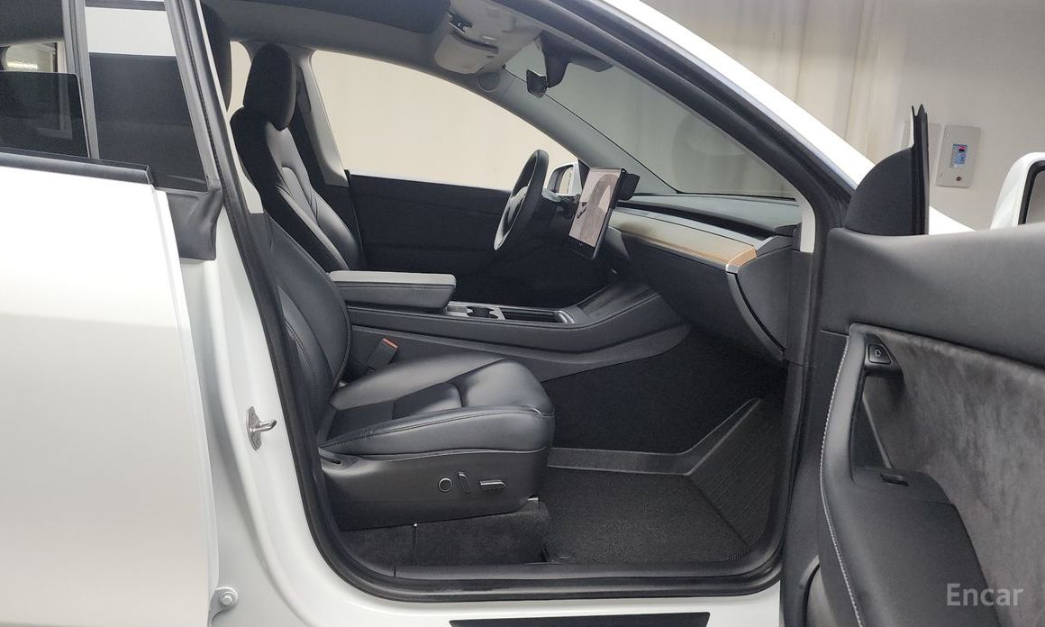 Tesla Model Y Standard Range №12