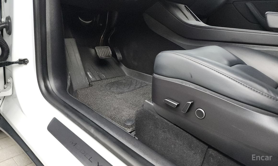 Tesla Model Y Standard Range №18