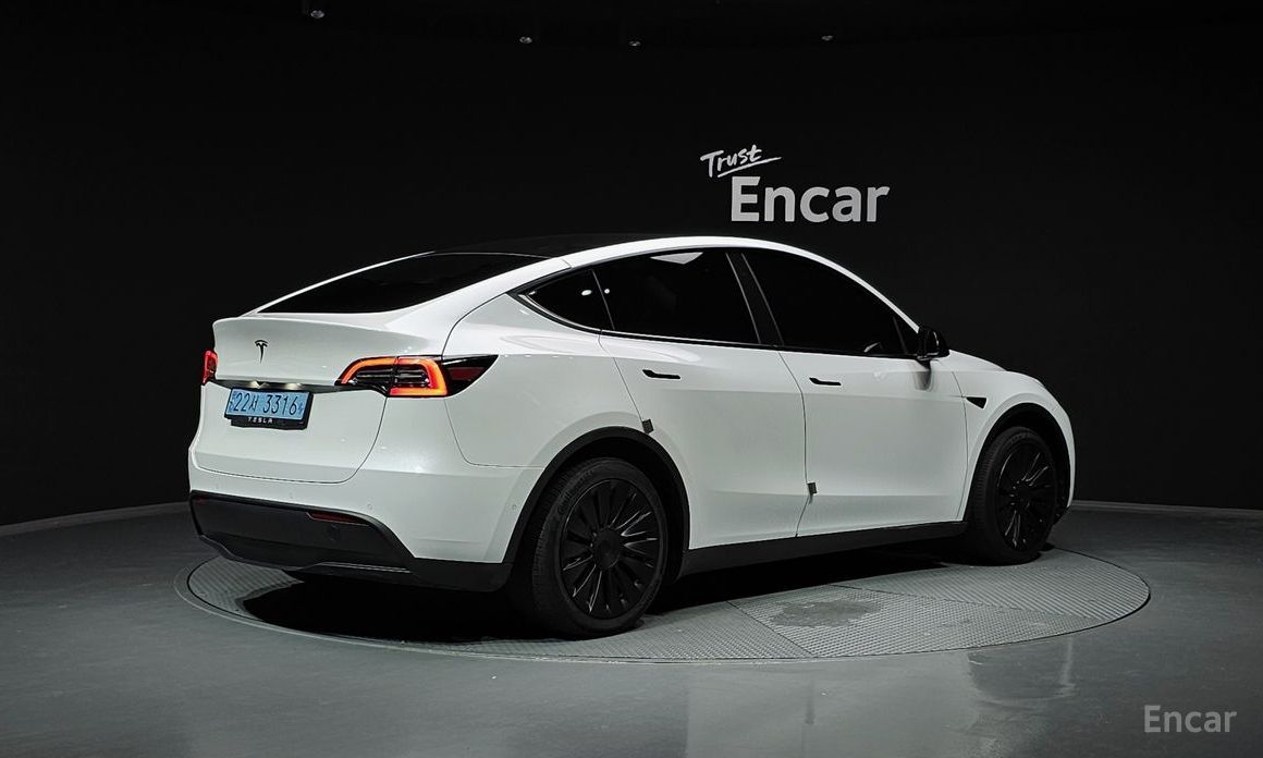 Model Y Standard Range 3