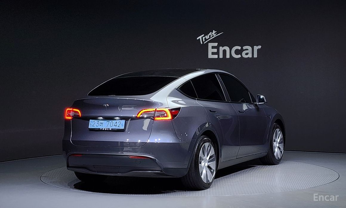 Tesla Model Y Standard Range №3