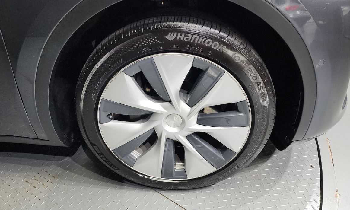 Tesla Model Y Standard Range №6