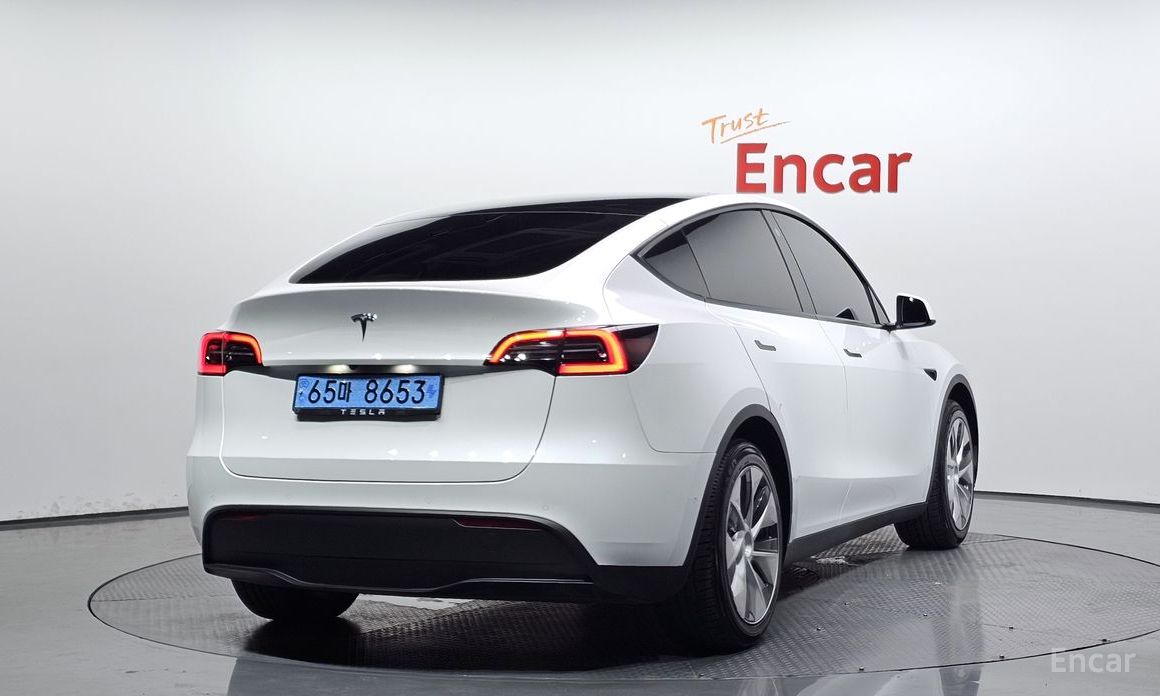 Model Y Standard Range 3