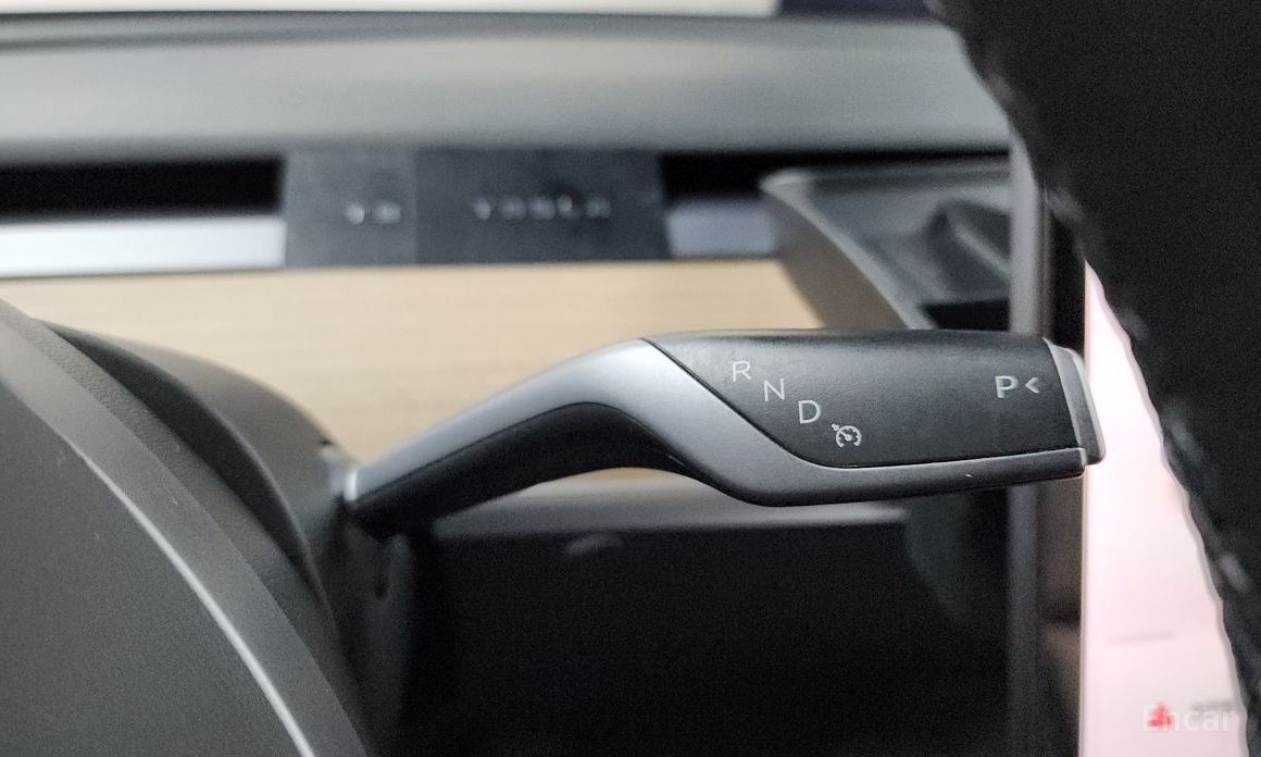 Tesla Model Y Standard Range №10
