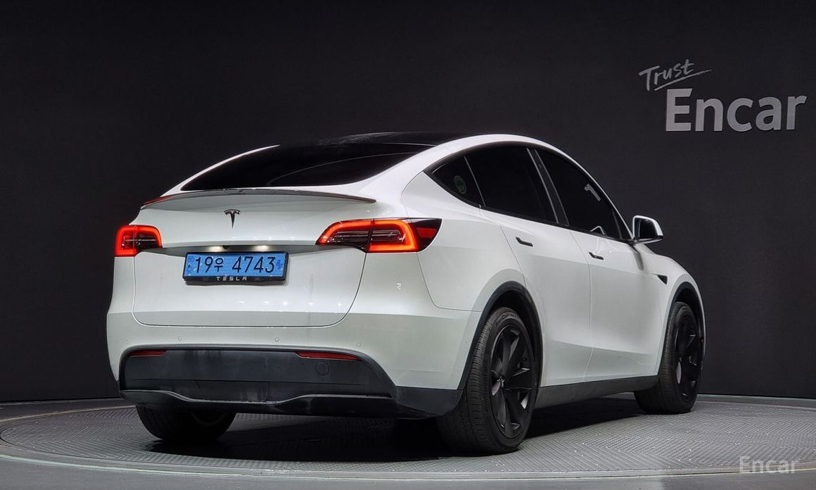 Tesla Model Y Standard Range №3