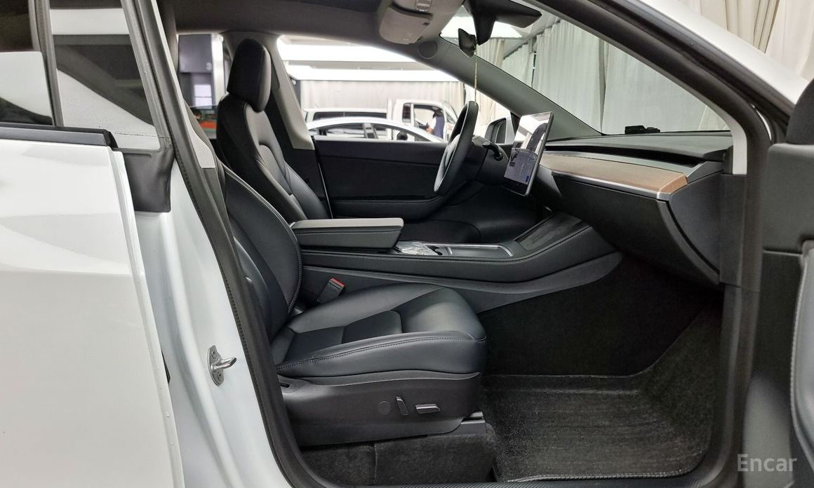 Tesla Model Y Standard Range №12
