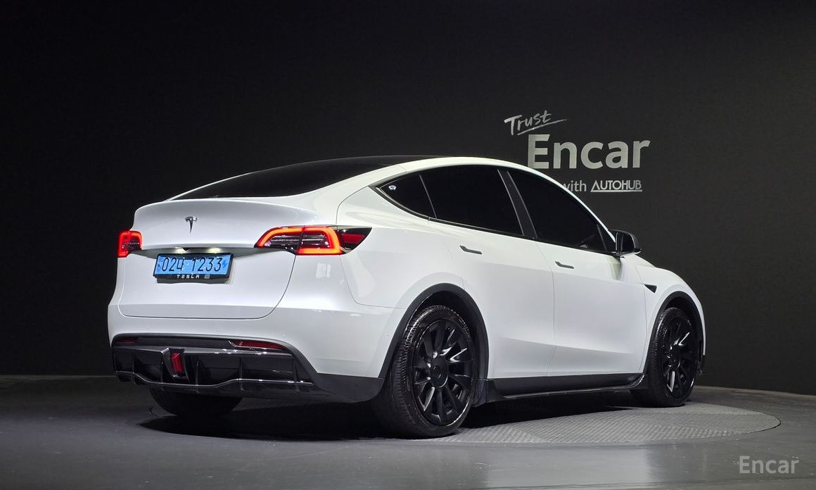 Model Y Standard Range 3