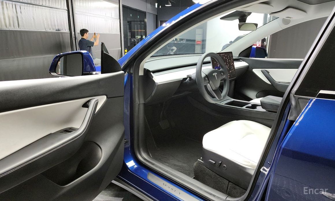 Tesla Model Y Standard Range №11