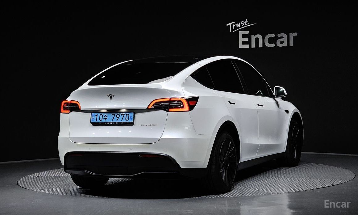 Model Y Standard Range 3