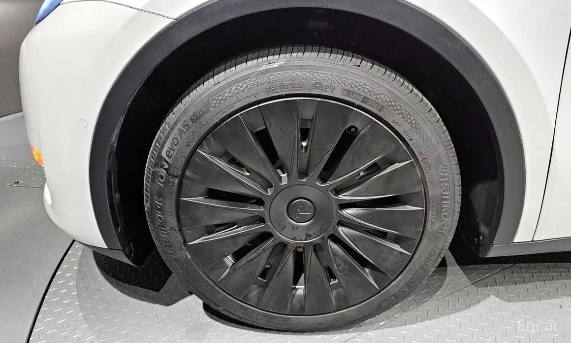Model Y Standard Range 6