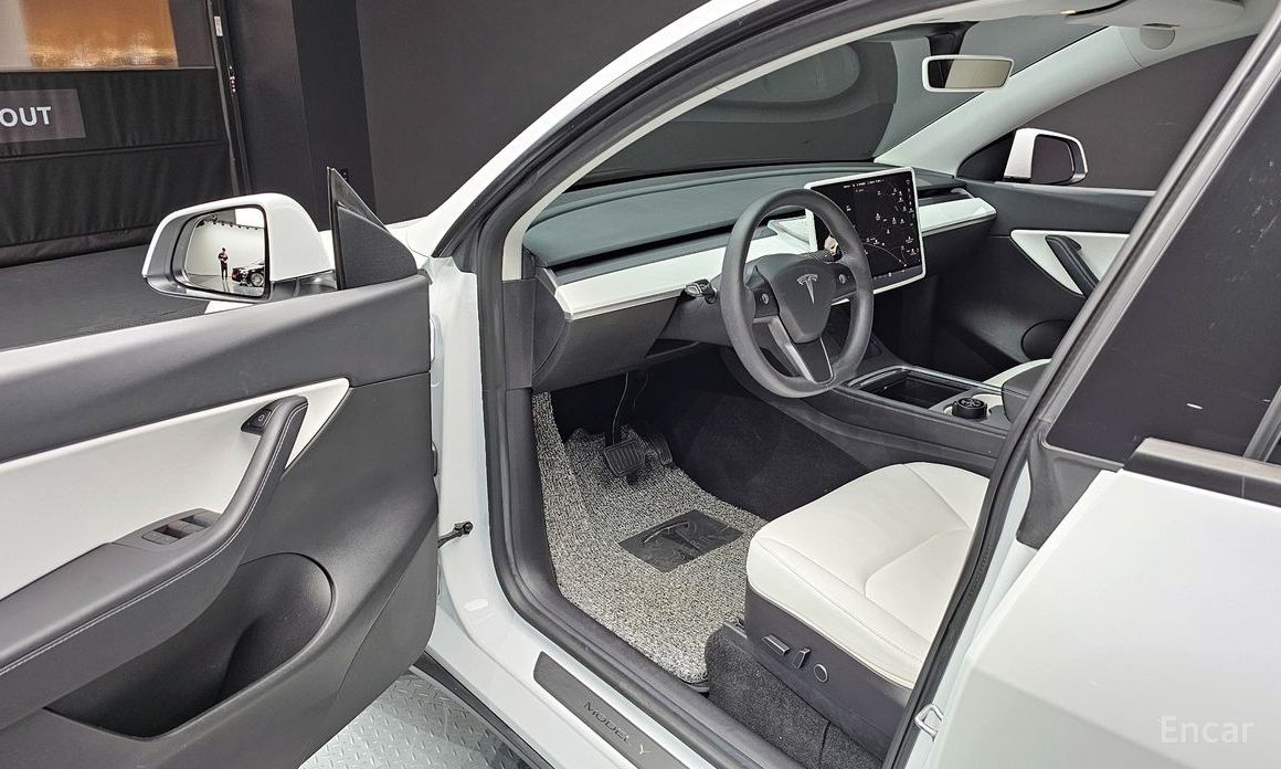 Model Y Standard Range 12