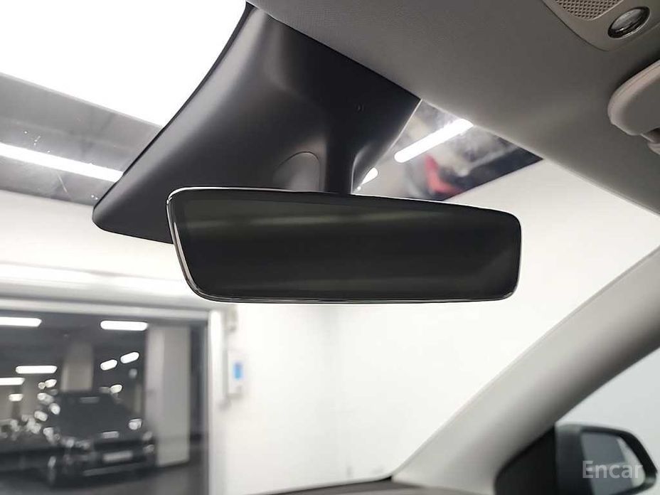 Tesla Model Y Standard Range №18