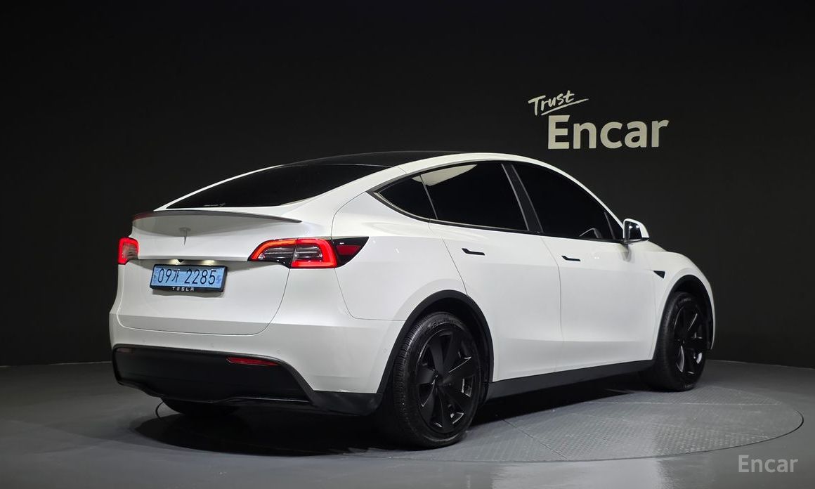 Model Y Standard Range 3