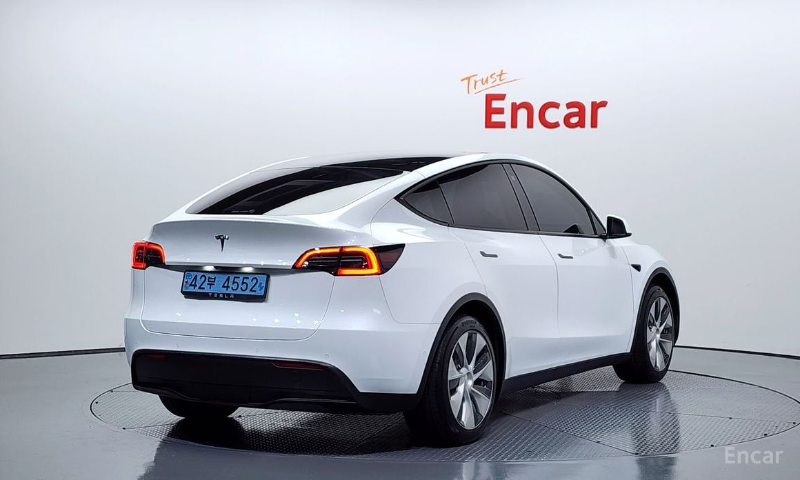 Model Y Standard Range 3