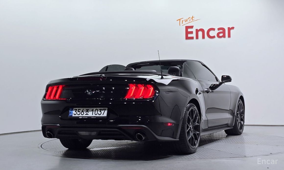 Ford Mustang Convertible №3