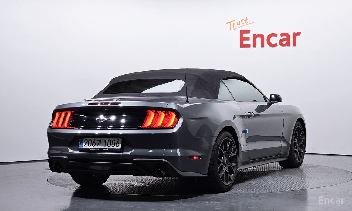 Ford Mustang Convertible №3