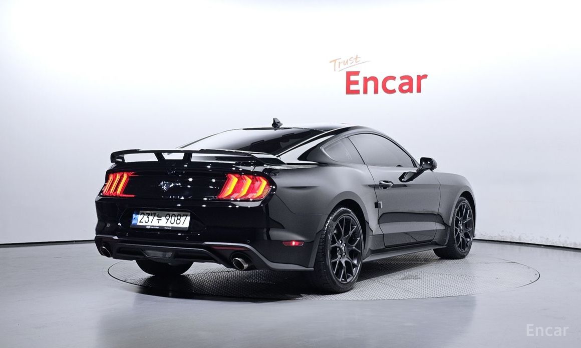 Ford Mustang Coupe №3