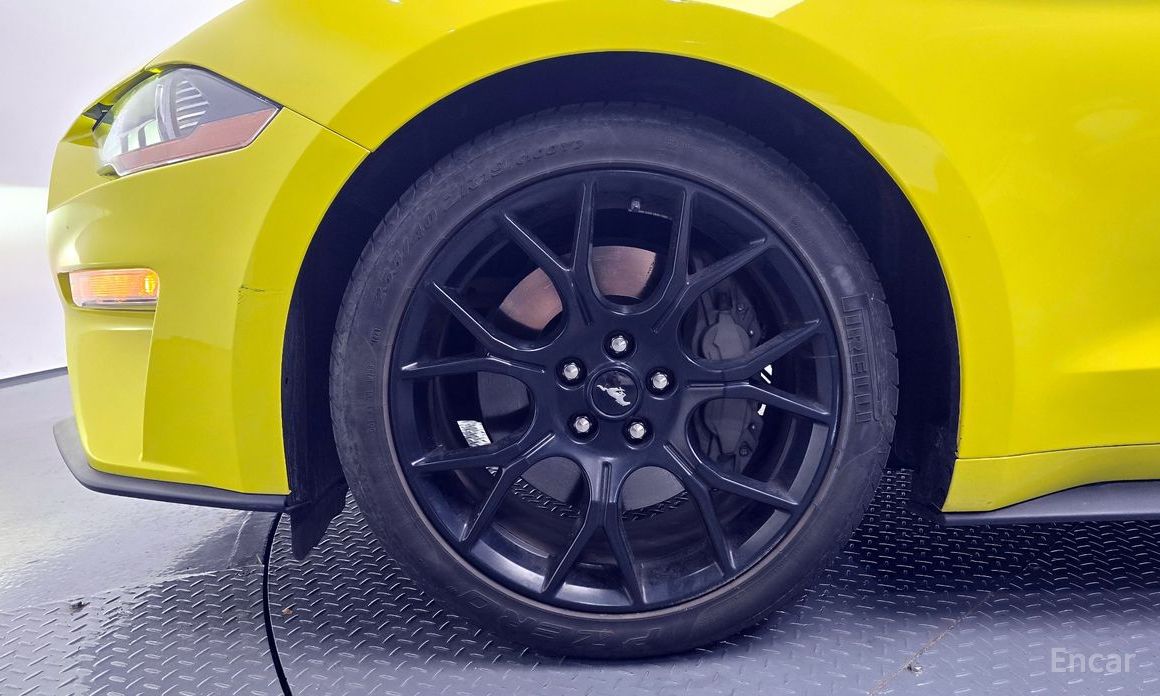 Mustang Coupe 6