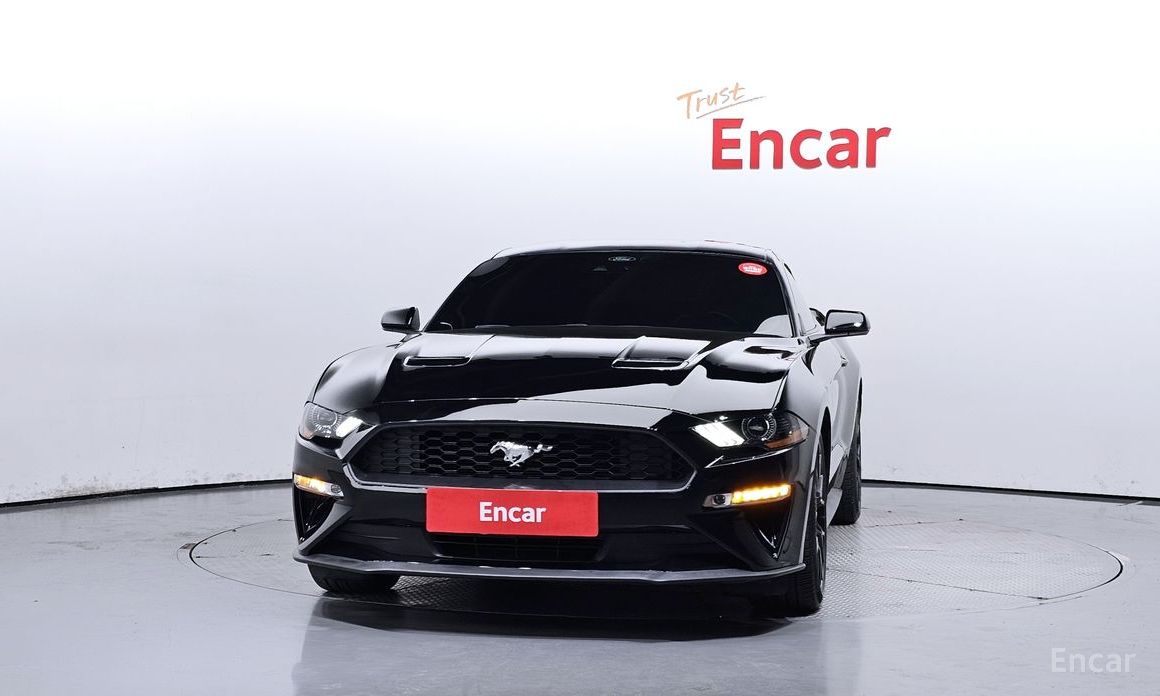 Mustang Coupe 4