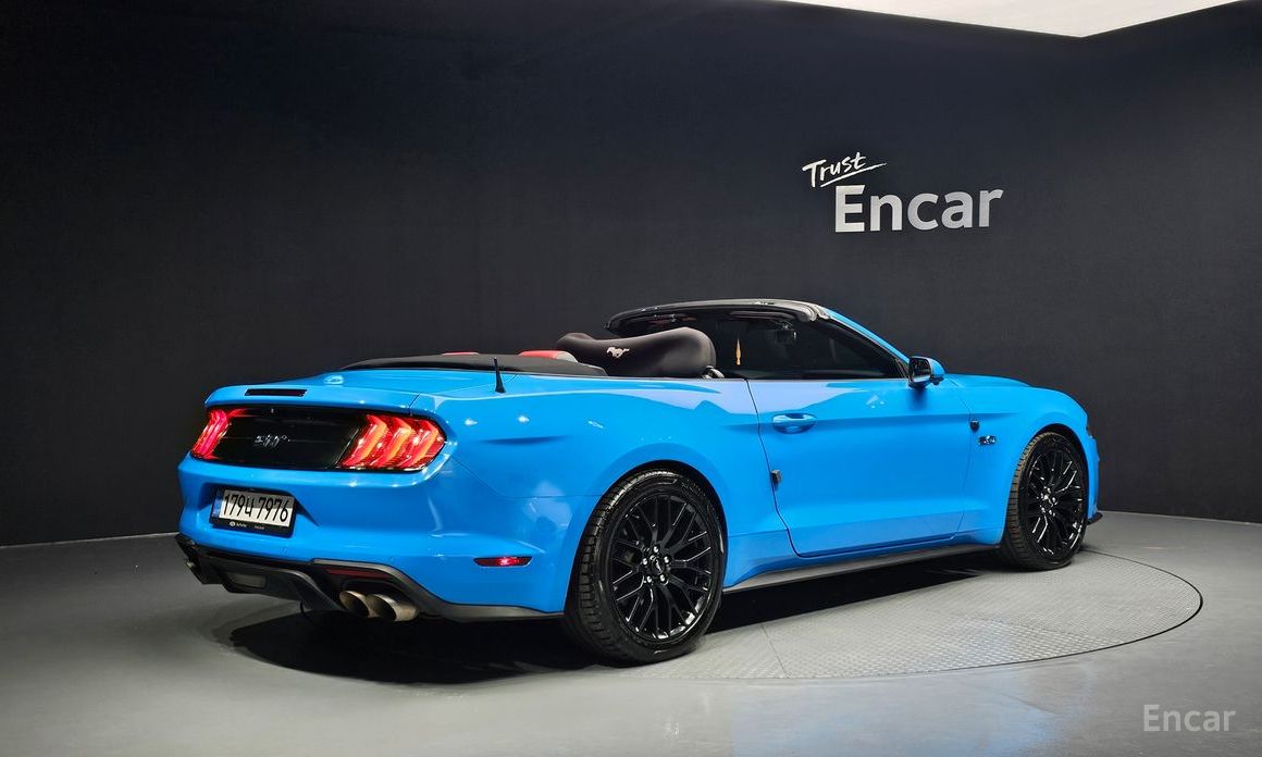 Ford Mustang GT Convertible №3