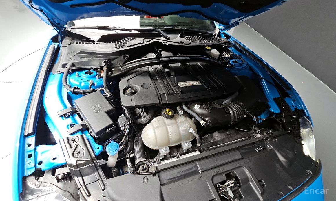 Ford Mustang GT Convertible №7