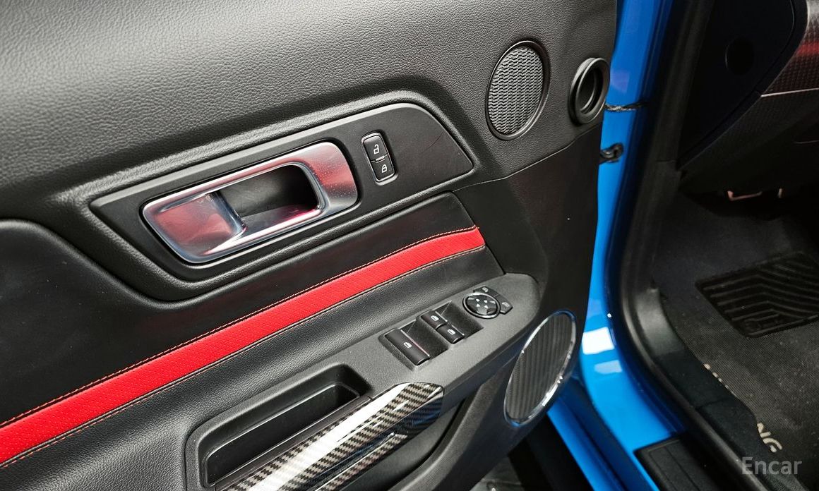 Ford Mustang GT Convertible №14