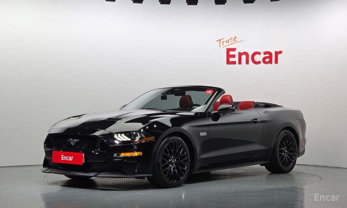 Mustang GT Convertible 2