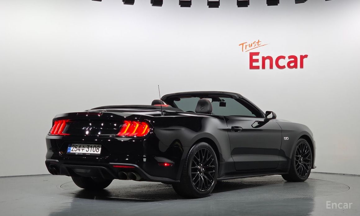 Mustang GT Convertible 3