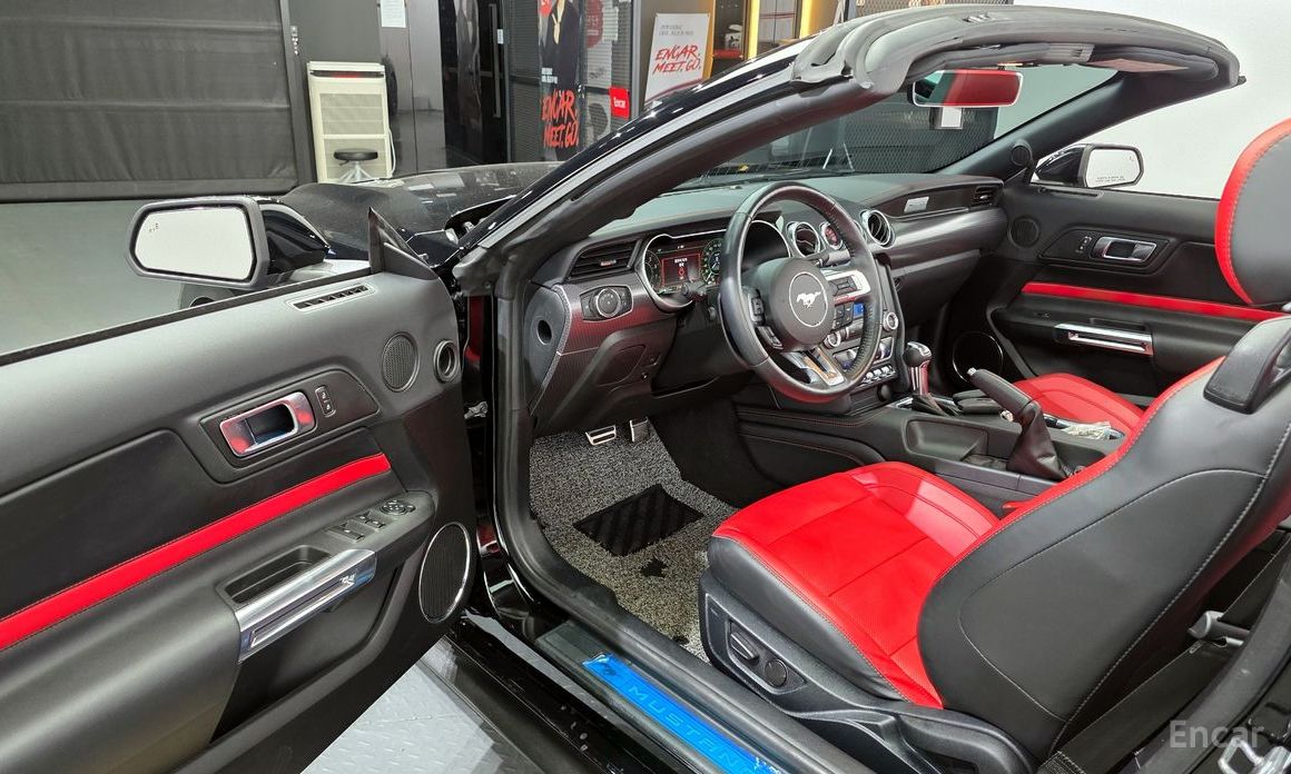 Mustang GT Convertible 11