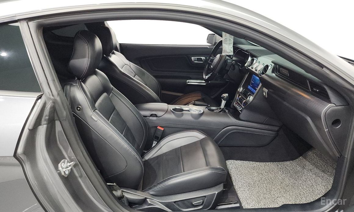 Mustang GT Coupe 12