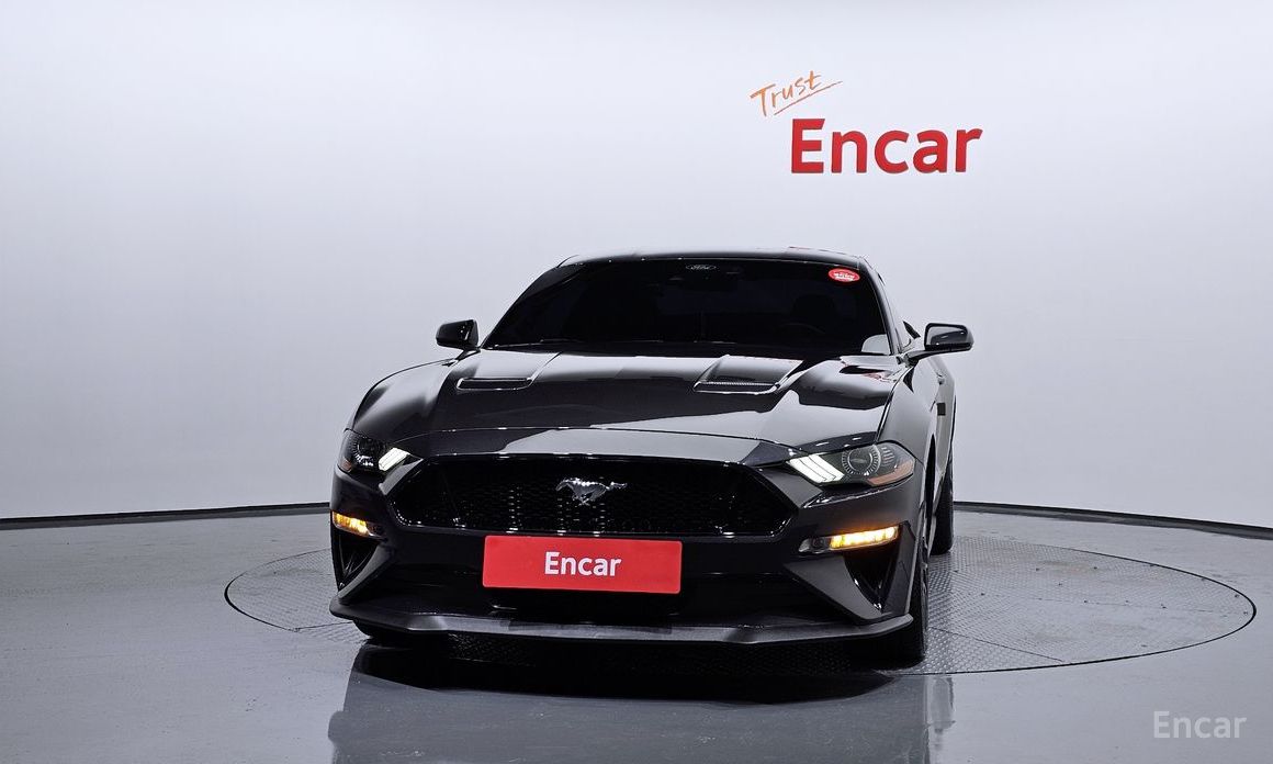 Mustang GT Coupe 4