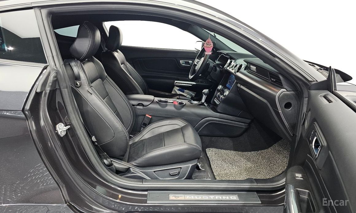 Mustang GT Coupe 12