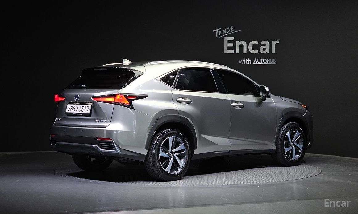 Lexus NX300h Supreme №3