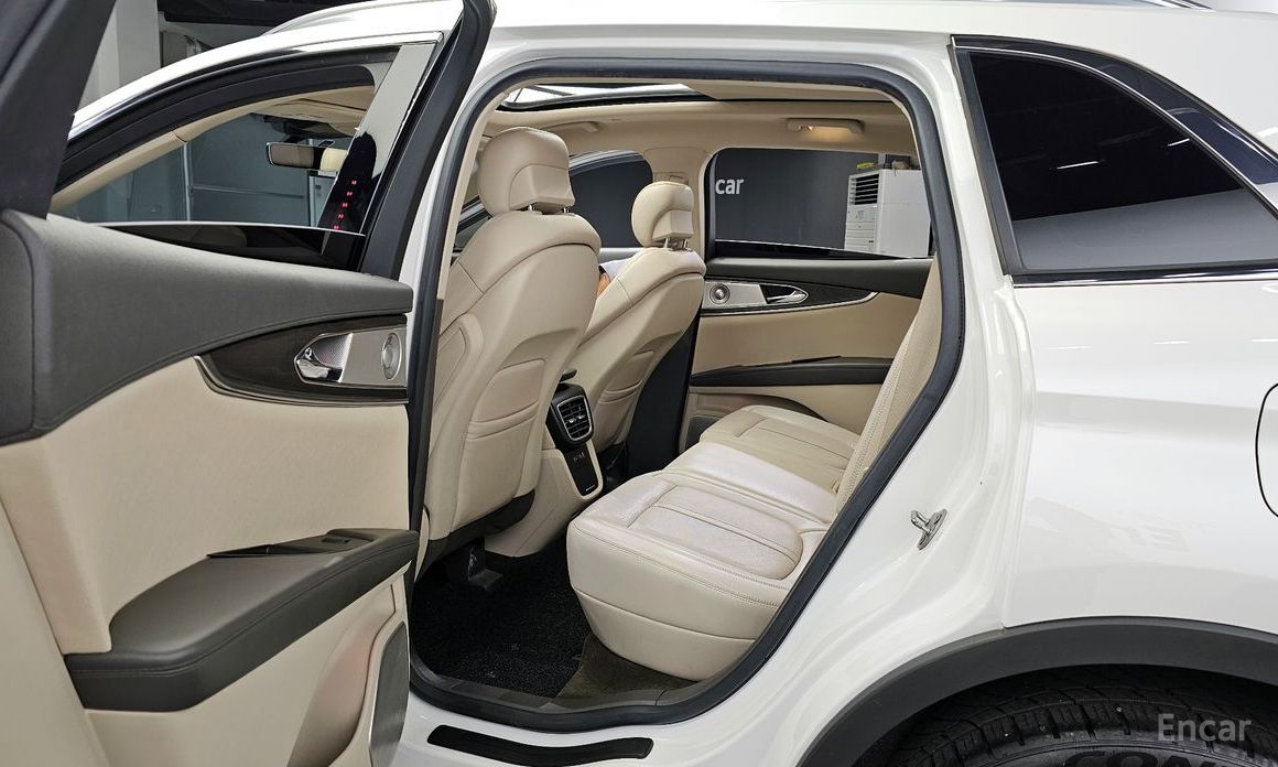 Nautilus 1st Generation 2. 7 202A AWD 12