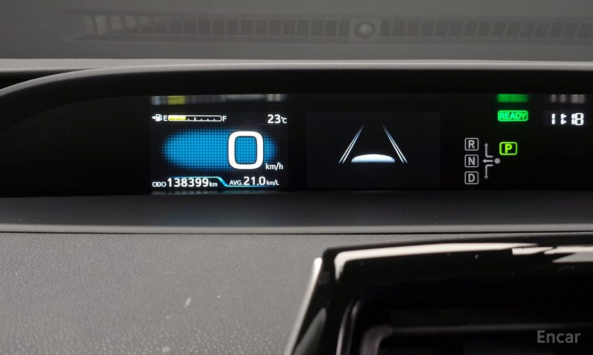 Toyota Prius 4th Generation 1.8 №9
