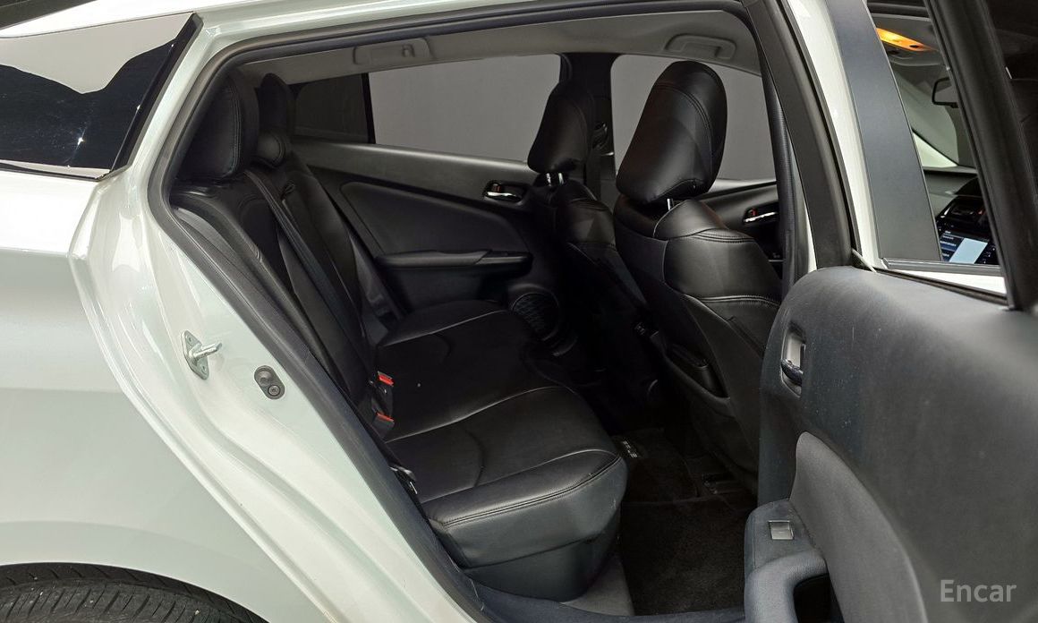 Toyota Prius 4th Generation 1.8 №13