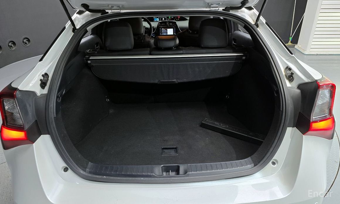 Toyota Prius 4th Generation 1.8 №21