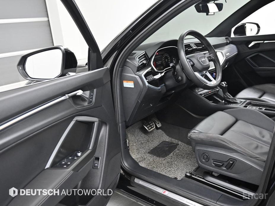 Q3 (F3)35 TDI Quattro Premium Sportback 12