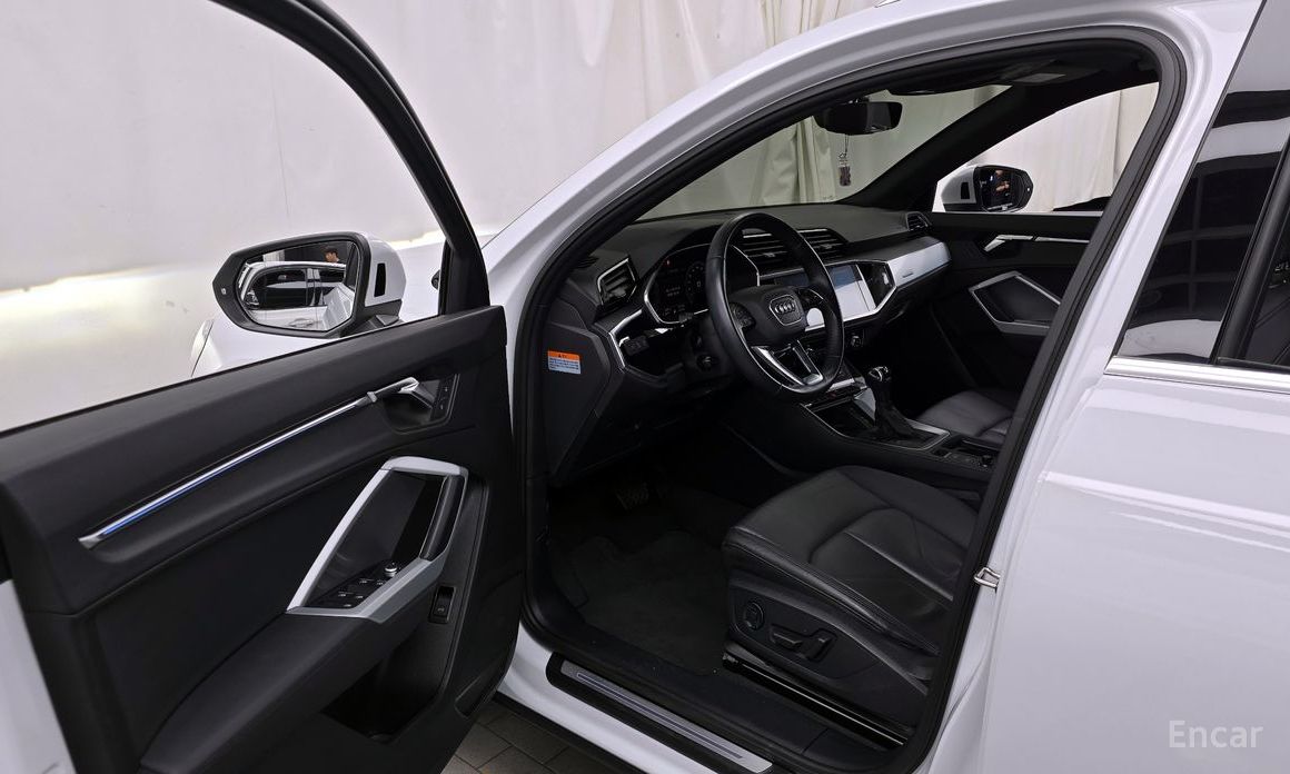 Audi Q3 (F3) 35 TDI Premium №11
