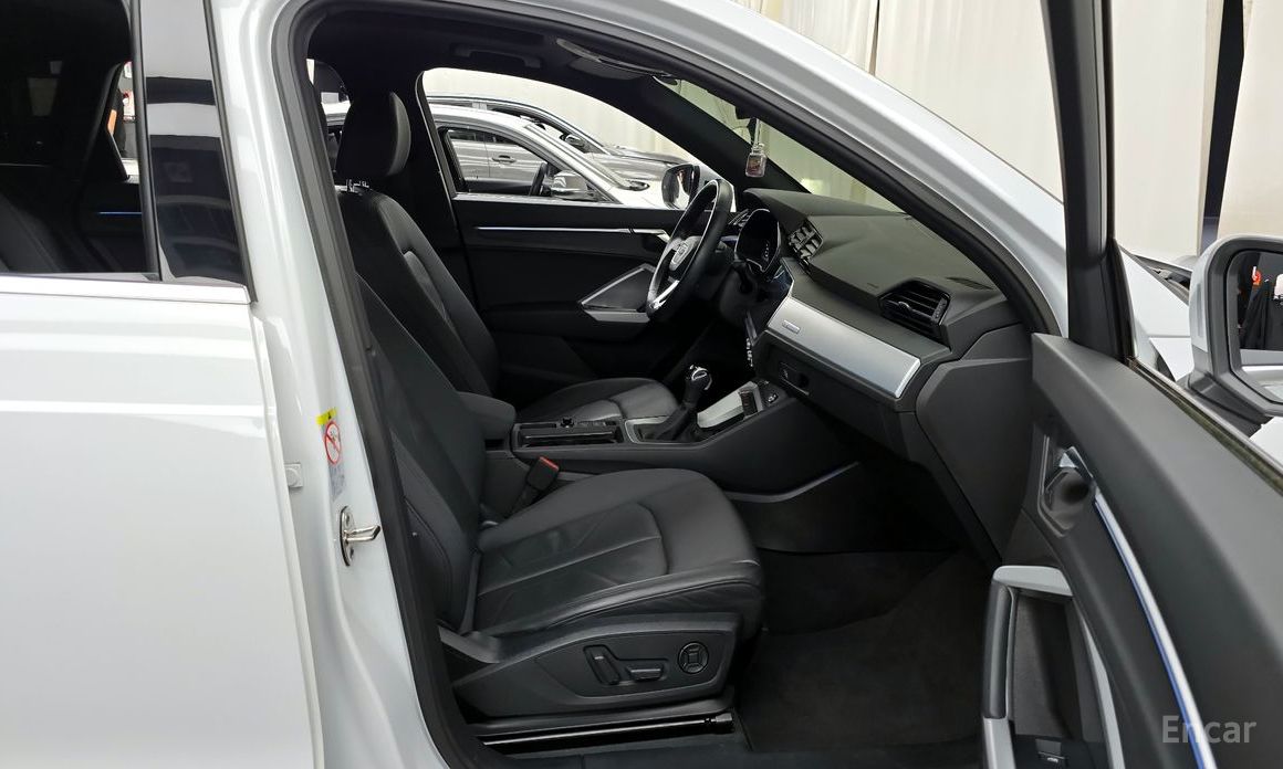 Audi Q3 (F3) 35 TDI Premium №12